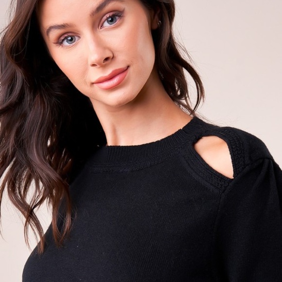 NWT Cut Out Shoulder Sweater - Picture 6 of 7